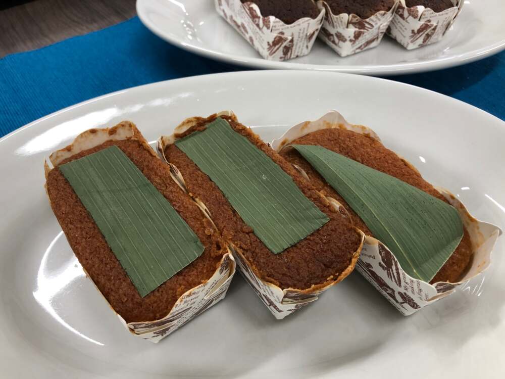 明治時代から100年以上続く老舗【菓子処いさわ屋】の日本酒入りケーキ